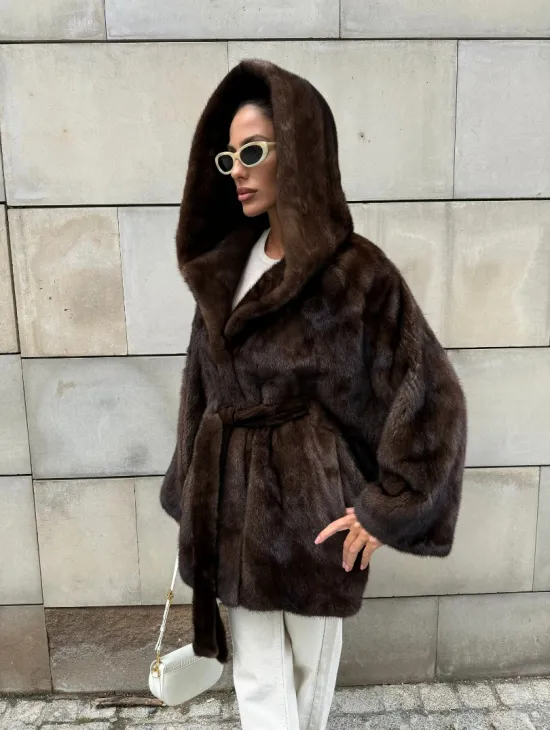 Шуба из скандинавской норки с капюшоном летучая мышь, роспуск орех