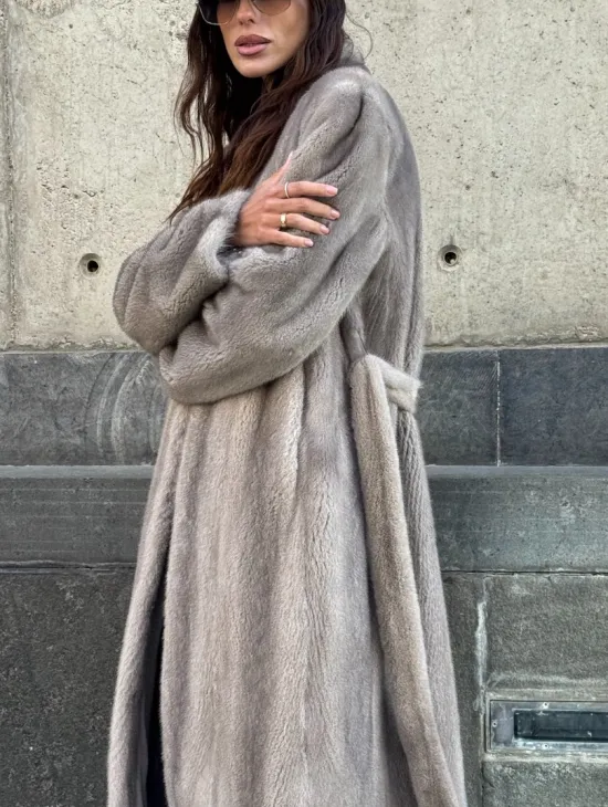Шуба - пальто в винтажном стиле из скандинавской норки