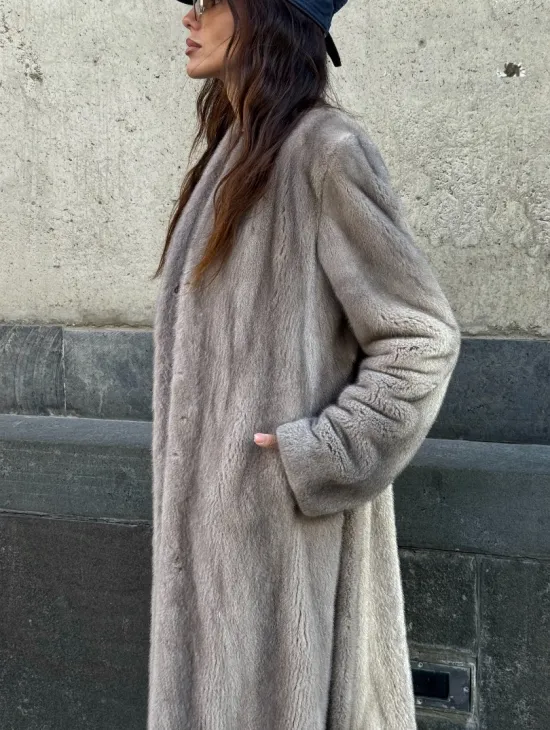 Шуба - пальто в винтажном стиле из скандинавской норки