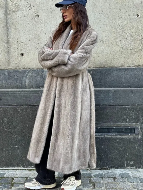 Шуба - пальто в винтажном стиле из скандинавской норки