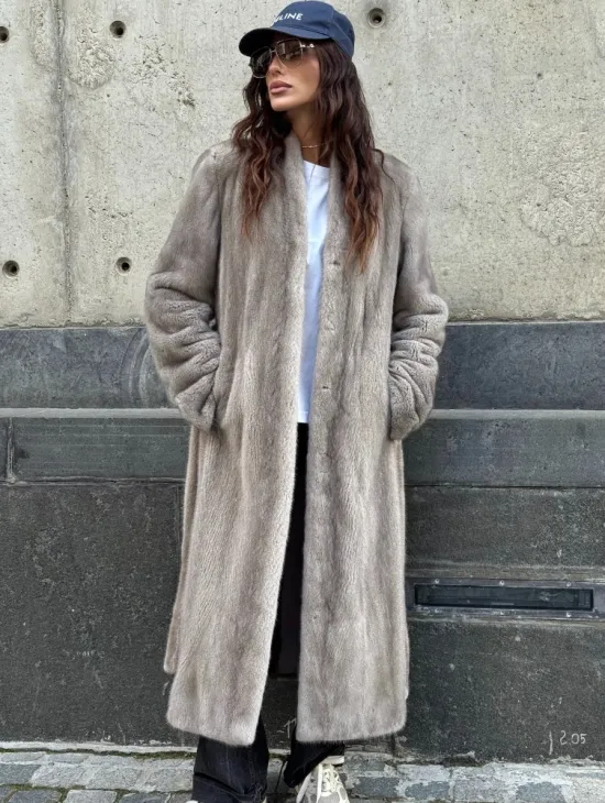 Шуба - пальто в винтажном стиле из скандинавской норки