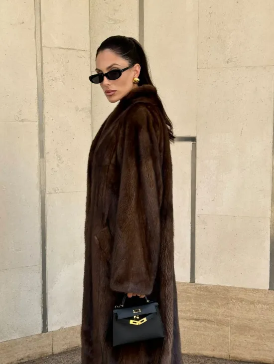 Шуба из скандинавской норки SAGA FURS в винтажном стиле