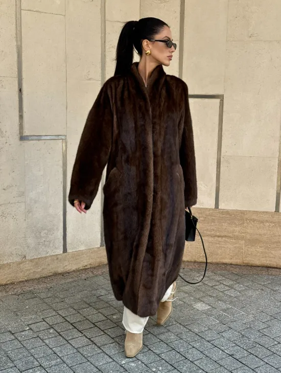 Шуба из скандинавской норки SAGA FURS в винтажном стиле